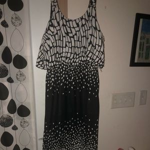 Black and white sleeveless dress